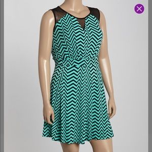 Enfocus Women Size 14W Black & Green Mesh Dress